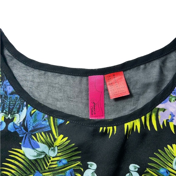 Worn very few times. Condition is like new. - Picture 5 of 5